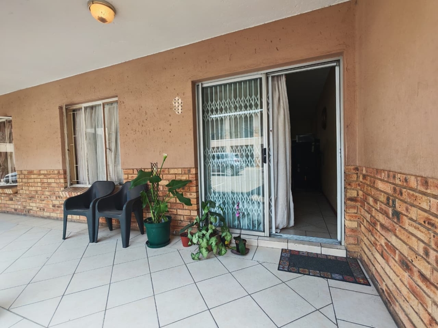 2 Bedroom Property for Sale in Rustenburg Central North West
